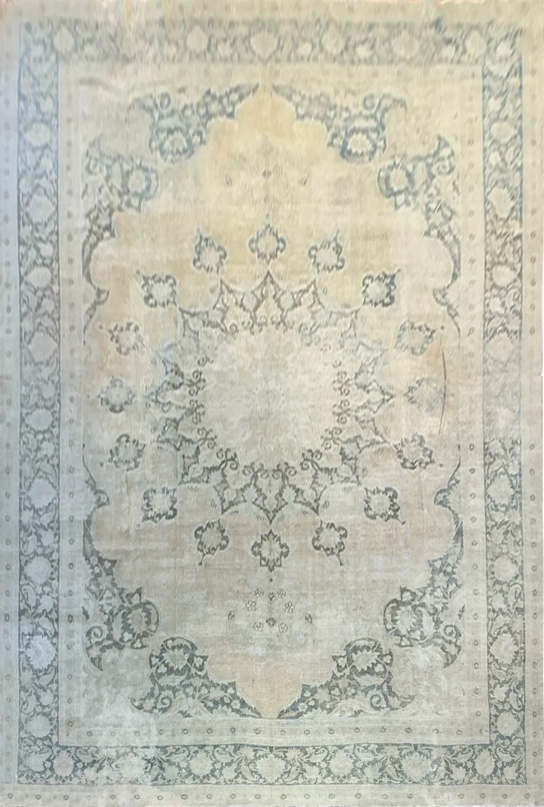 Main rug