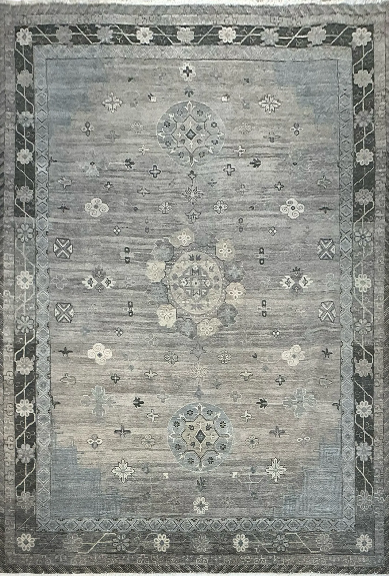 Main rug