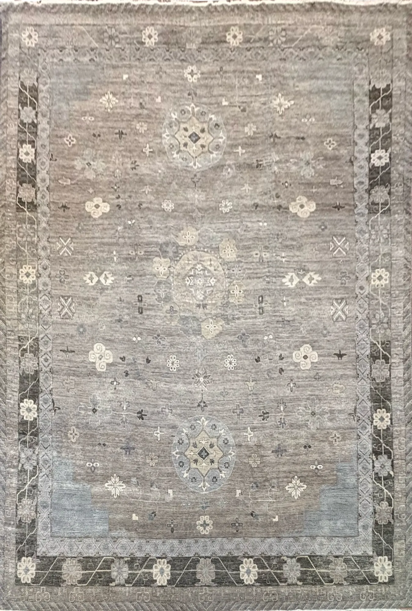 Main rug