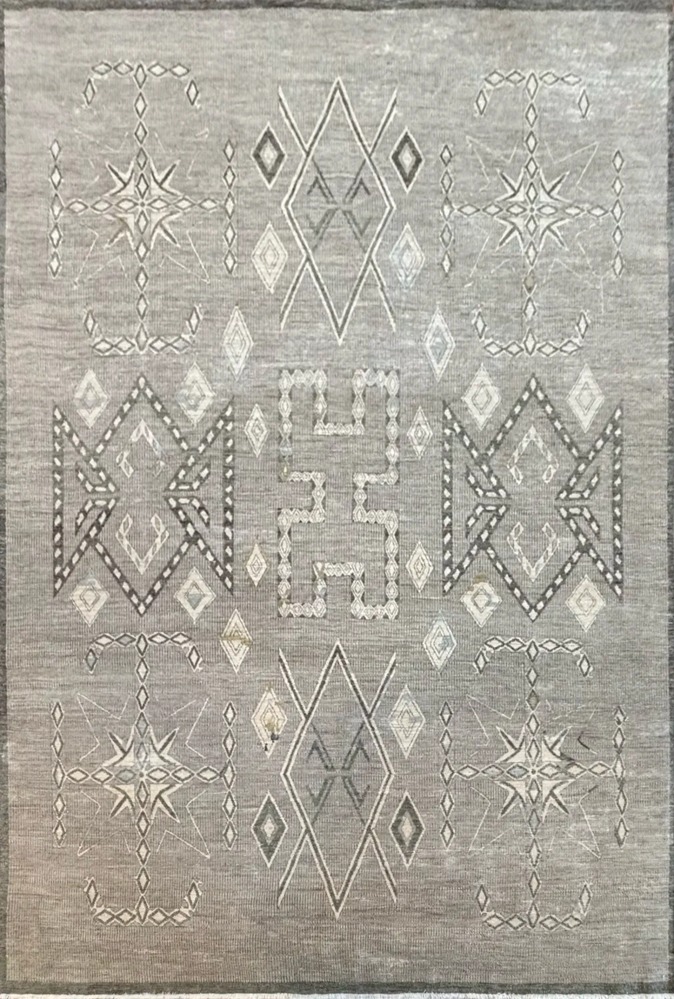 Main rug